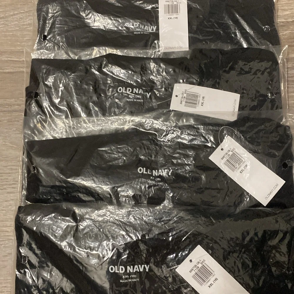 Old Navy Black Crew Neck tshirts size XXL (18)